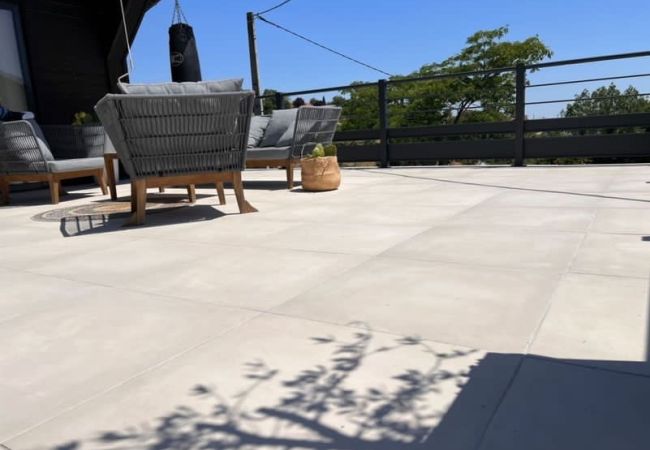 Pose de carrelage extérieur