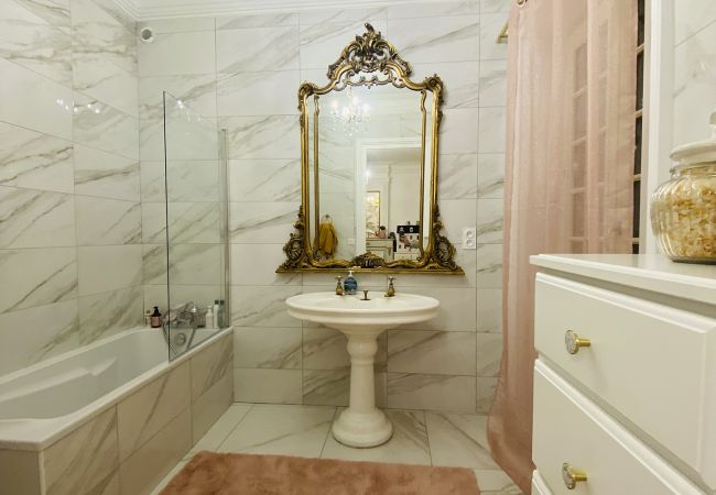 Décoration salle de bain baroque